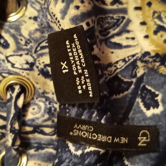 New Directions Blouse - Picture 3 of 3